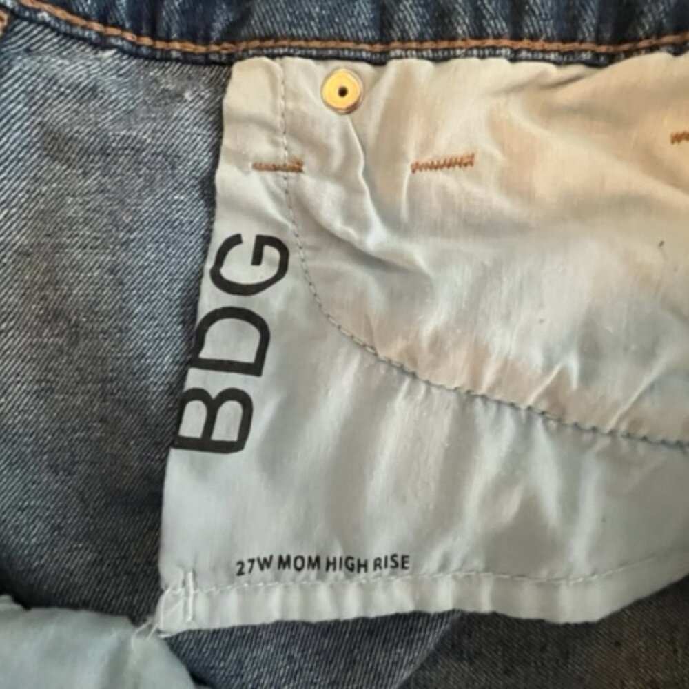 ☀️BOGO☀️BDG FUN Mom High Rise Jean Medium Wash - Picture 5 of 5
